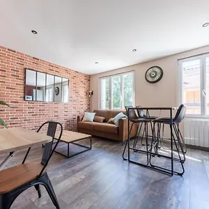 Nouveau - T2 Industriel - Quartier Historique - Wifi - Parking - Netflix Appartement